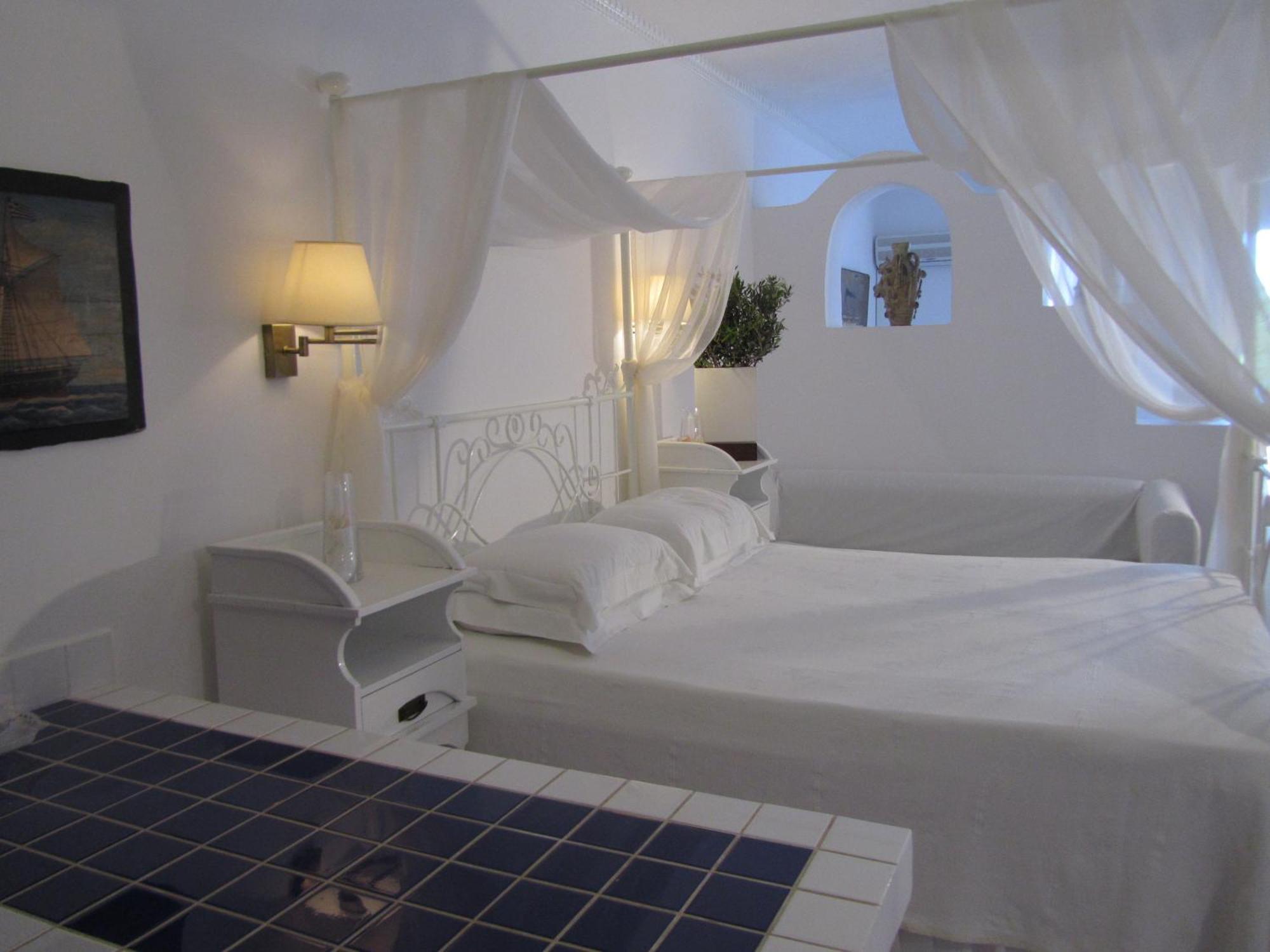 Porto Scoutari Romantic Hotel Skála Chambre photo